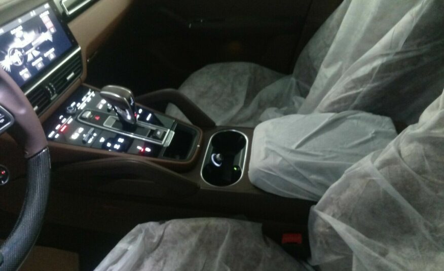 بورش كايين كوبيه Quartzite gray metallic Full leather, brown E-Hybrid MY 2021 (10145) (2.308.000,00 MAD)