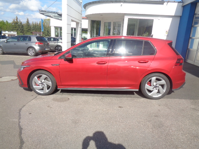 VW Golf 8 GTD 2.0 TDI MY 2021 SCR 7 Gang DSG Kings red Fabric, black (10130) (510.000,00 MAD)