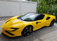 Ferrari SF90 Stradale Hybride Cuir Noir avec coutures et rayures jaunes 1.000CV, MON 2021 (10154) ( 9.059.000,00 MAD)