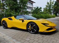 Ferrari SF90 Stradale Hybride Cuir Noir avec coutures et rayures jaunes 1.000CV, MON 2021 (10154) ( 9.059.000,00 MAD)