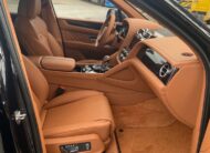 بنتلي بينتايجا أسود Manufacturer Onyx Full leather, brown MY 2022 (10173) (4.420.000,00 MAD)