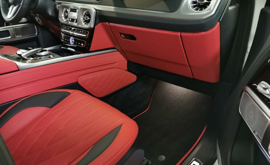 Mercedes Benz  G 500 Diamond white metallic Leather red black MY 2022 (10205) (2.576.000,00 MAD)