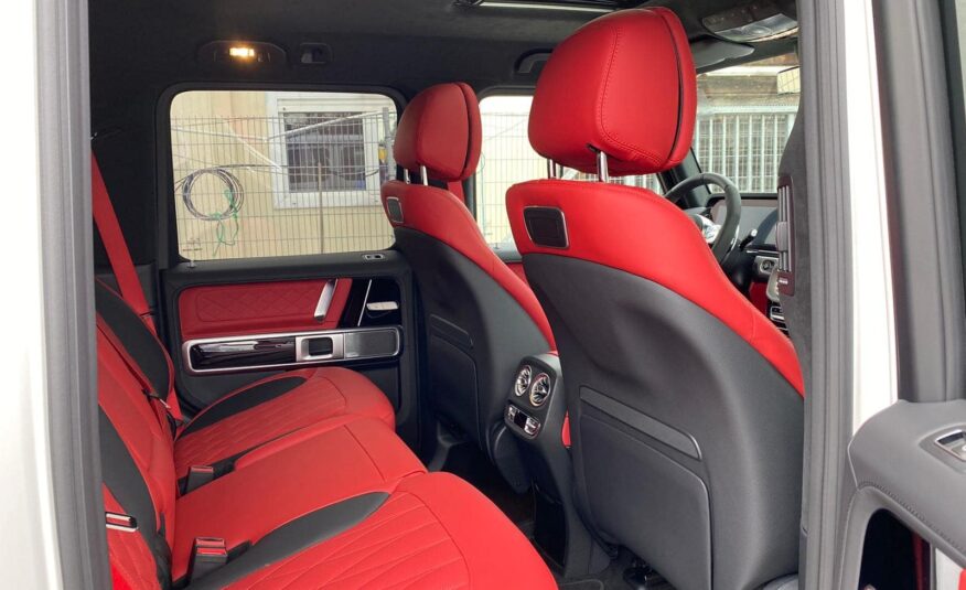 Mercedes Benz G 63 AMG Polar white – standard finish (149) Nappa leather semianiline red (807) MY 2022 (10208) (4.157.000,00 MAD)