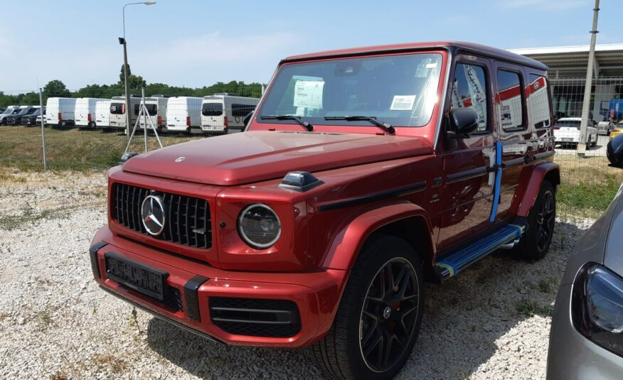 مرسيدس بنز G 63 AMG 4×4 صفير أحمر جلد كامل أحمر أسود MY 2022 (10219) (4.068.000,00 MAD)