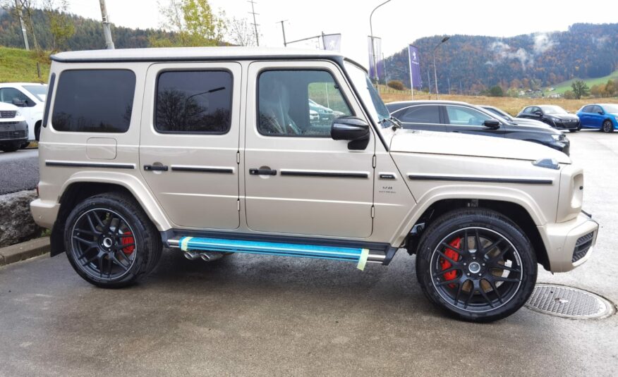 Mercedes Benz G 63 AMG Travertine beige- metallic finish (693) Nappa leather  seats, single-color bengal red (927) MY 2022 (10199) (4.157.000,00 MAD)