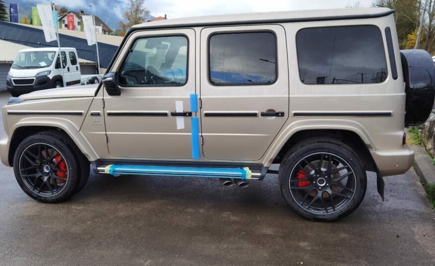 Mercedes Benz G 63 AMG Travertine beige- metallic finish (693) Nappa leather  seats, single-color bengal red (927) MY 2022 (10199) (4.157.000,00 MAD)