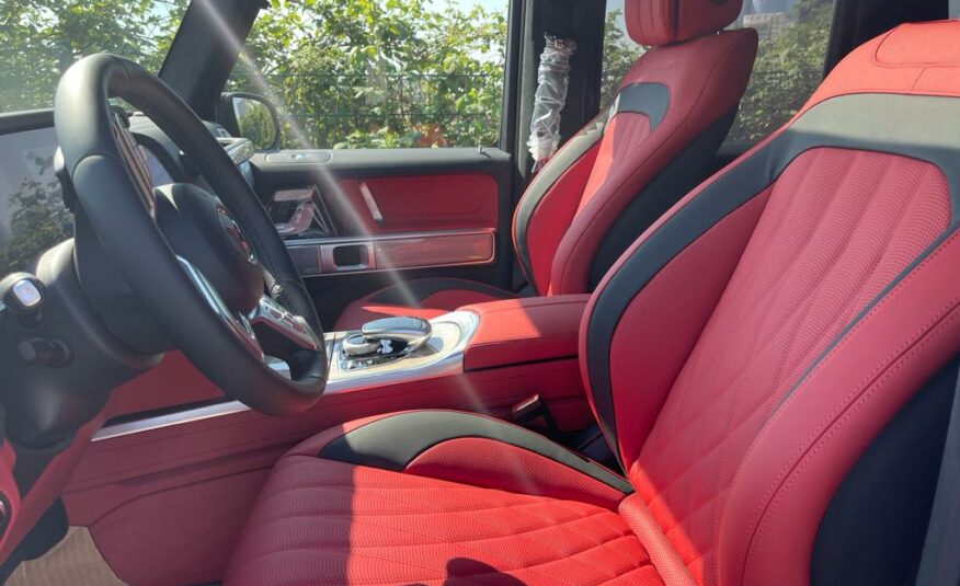 Mercedes Benz G 500 Designo Hyacinth Cuir Rouge Noir MON 2022 (10210) (2.558.000,00 MAD)