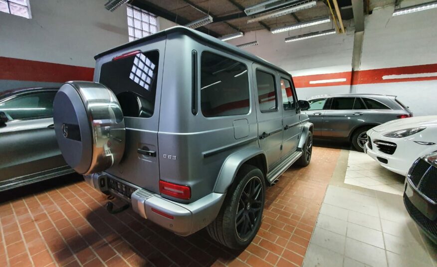 Mercedes Benz G 63 Cuir Iridium Argent Classique Rouge Noir MON 2022 (10191) (4.139.000,00 MAD)