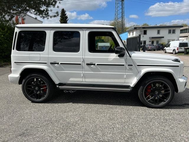 Mercedes Benz G 63 Polar white – standard finish (149) Nappa leather semi aniline red MY 2022 (10164) (4.175.000,00 MAD)